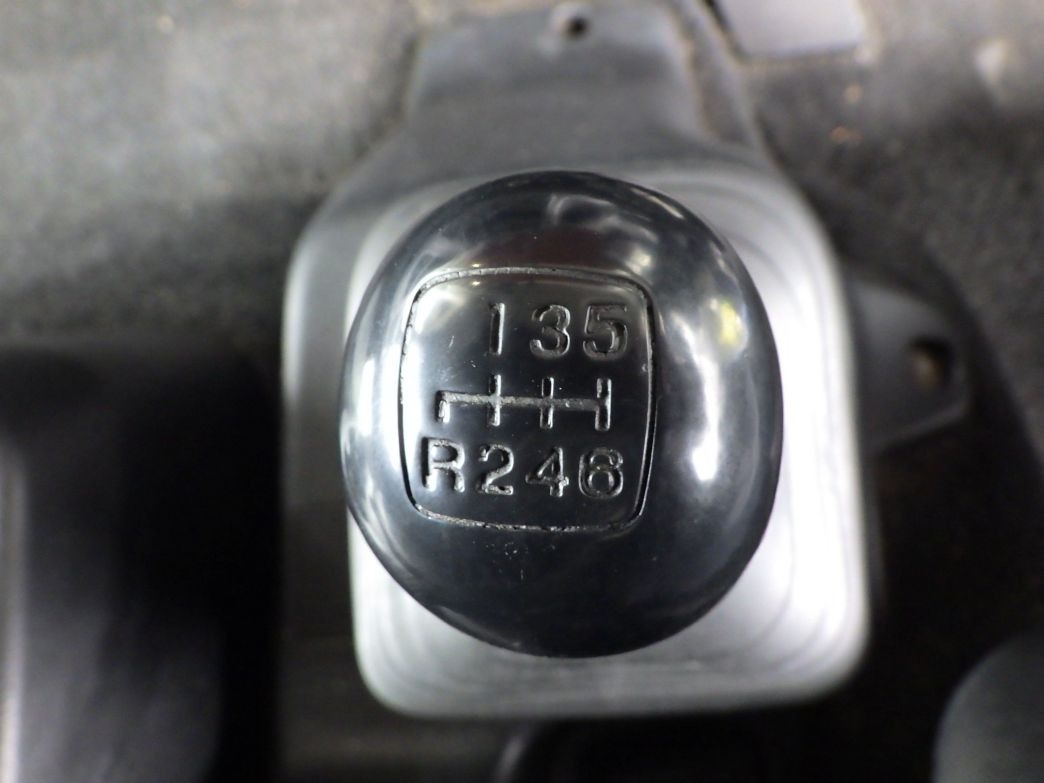 MT６速です。|日野 レンジャー TKG-FD7JLAG(2WD)の写真15