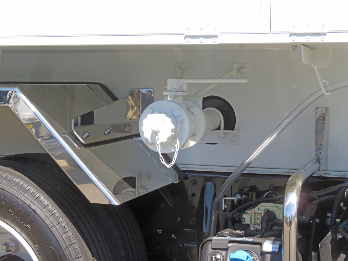 配管の状態です。|三菱 キャンター 2RG-FGA50(4WD)の写真27