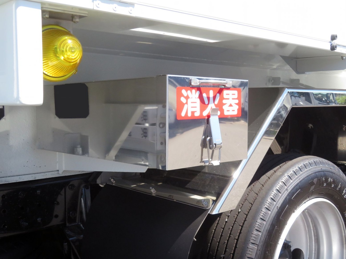 消火器付きです。|三菱 キャンター 2RG-FGA50(4WD)の写真29