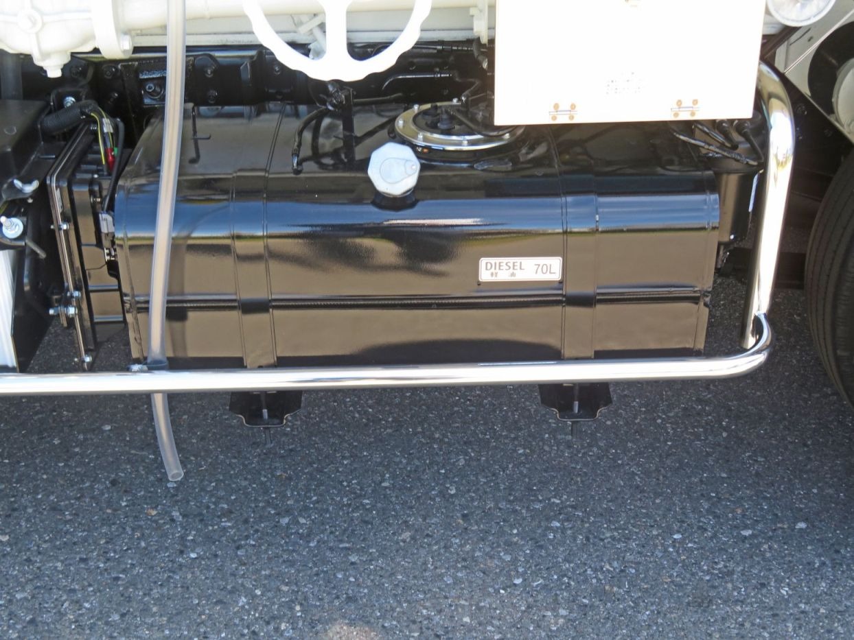 燃料タンクは70Lです。|三菱 キャンター 2RG-FGA50(4WD)の写真35