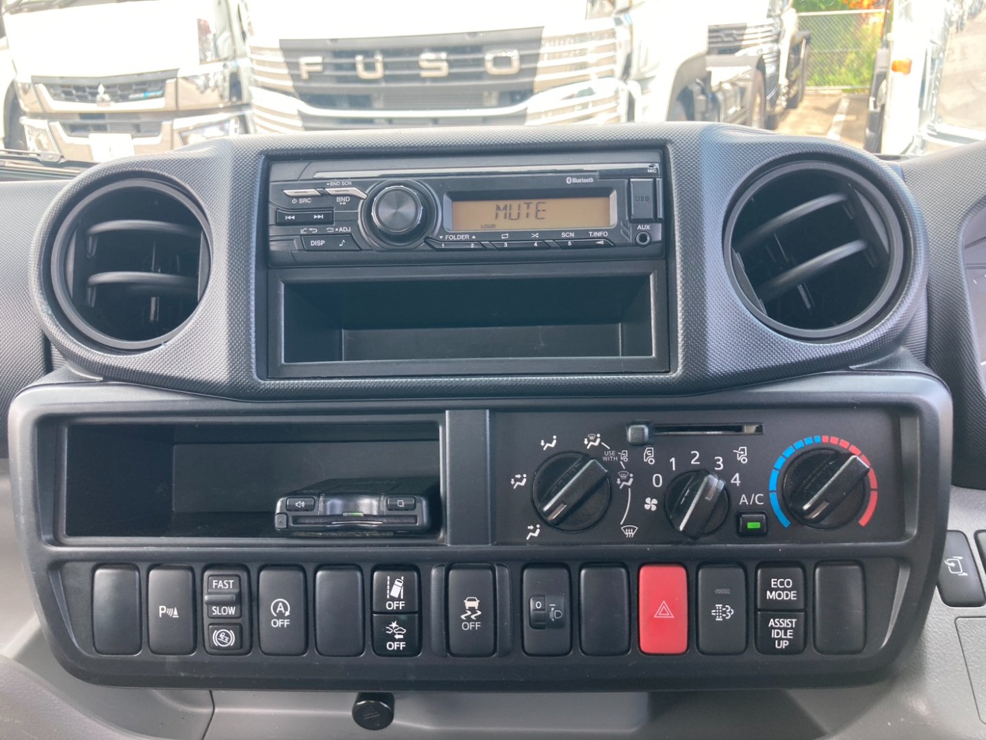 日野 デュトロ 2KG-XZC605M(2WD)の写真30