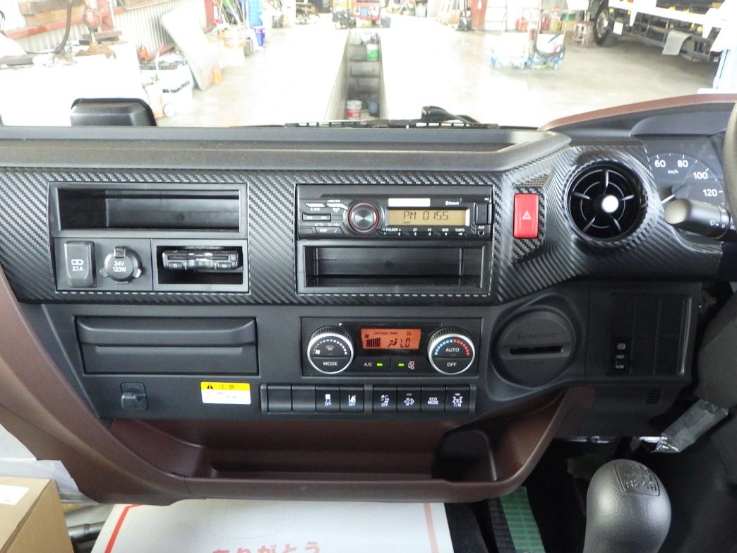 パネル周りの状態です。|日野 レンジャー 2PG-FD2ABA(2WD)の写真17