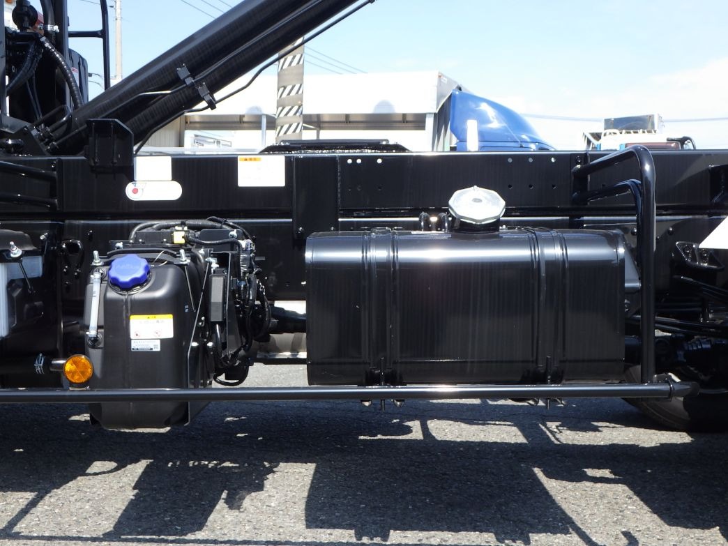 燃料タンクは100Lです。|日野 レンジャー 2PG-FD2ABA(2WD)の写真21