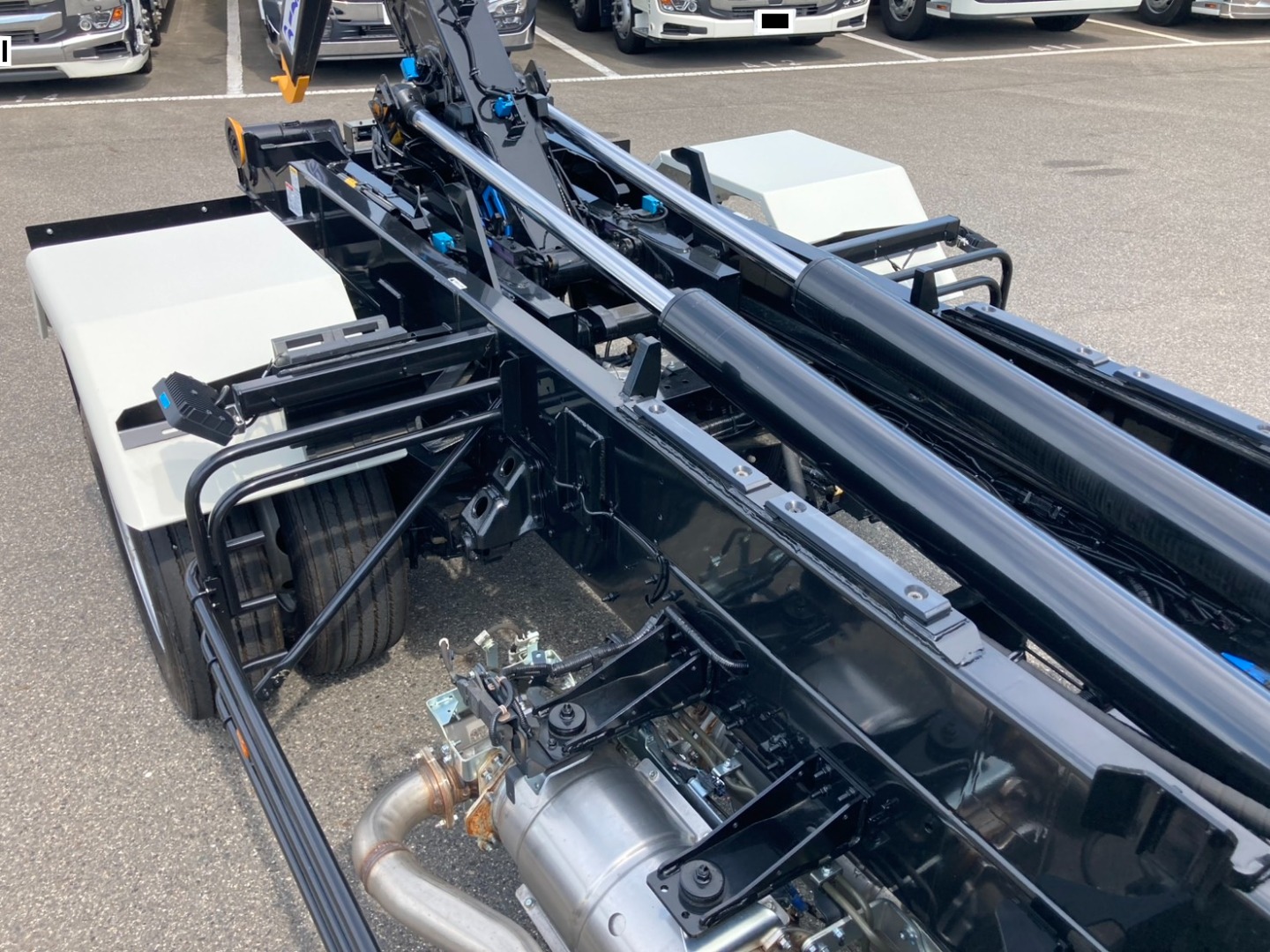 ホイストとシャーシ周りの状態です。|日野 レンジャー 2KG-FE2ACAの写真17