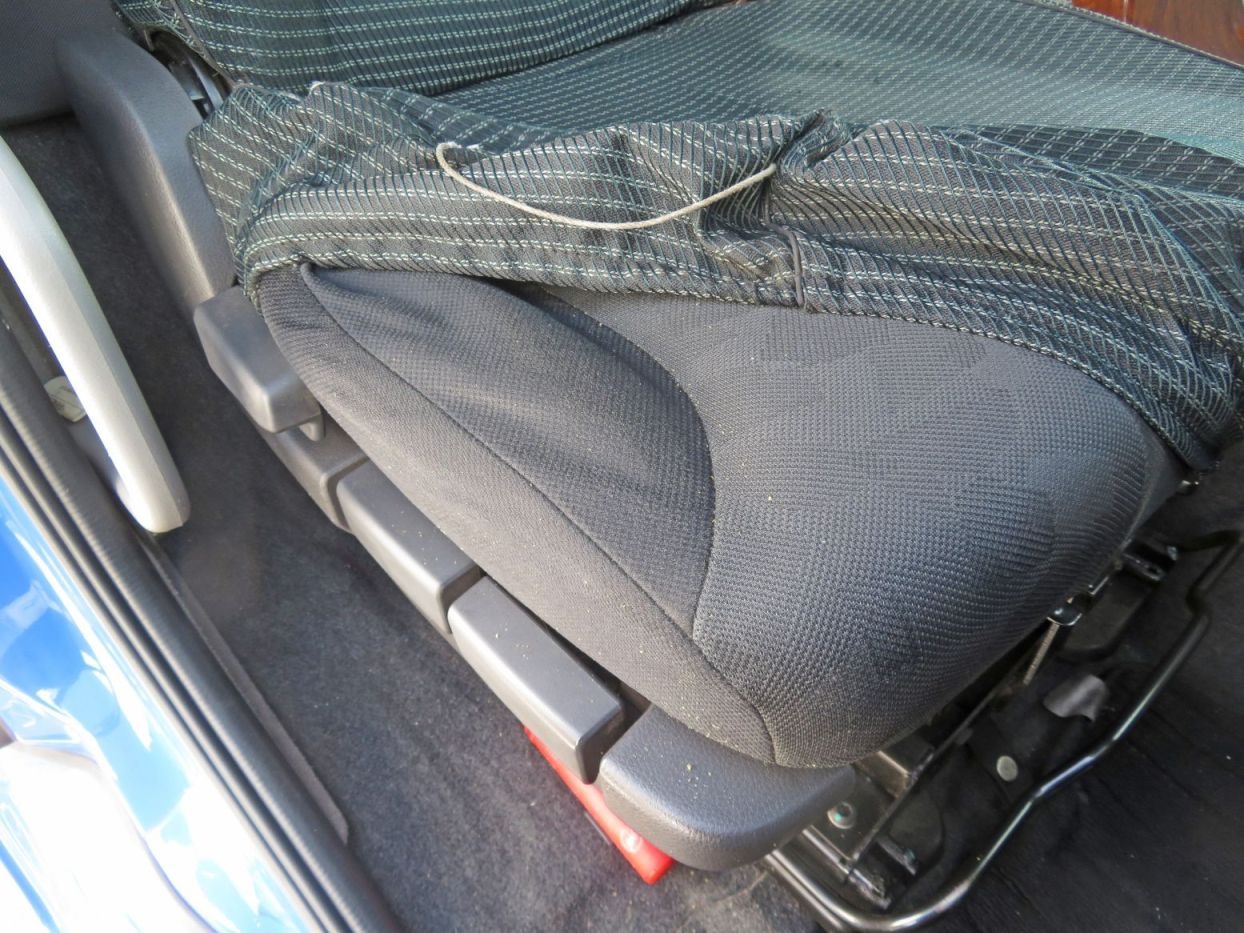 運転席座面の状態です。|UDトラックス クオン 2PG-GK5AABの写真27