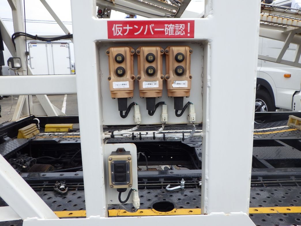 上物の操作スイッチです。|日野 レンジャー QKG-FJ7JNAAの写真17