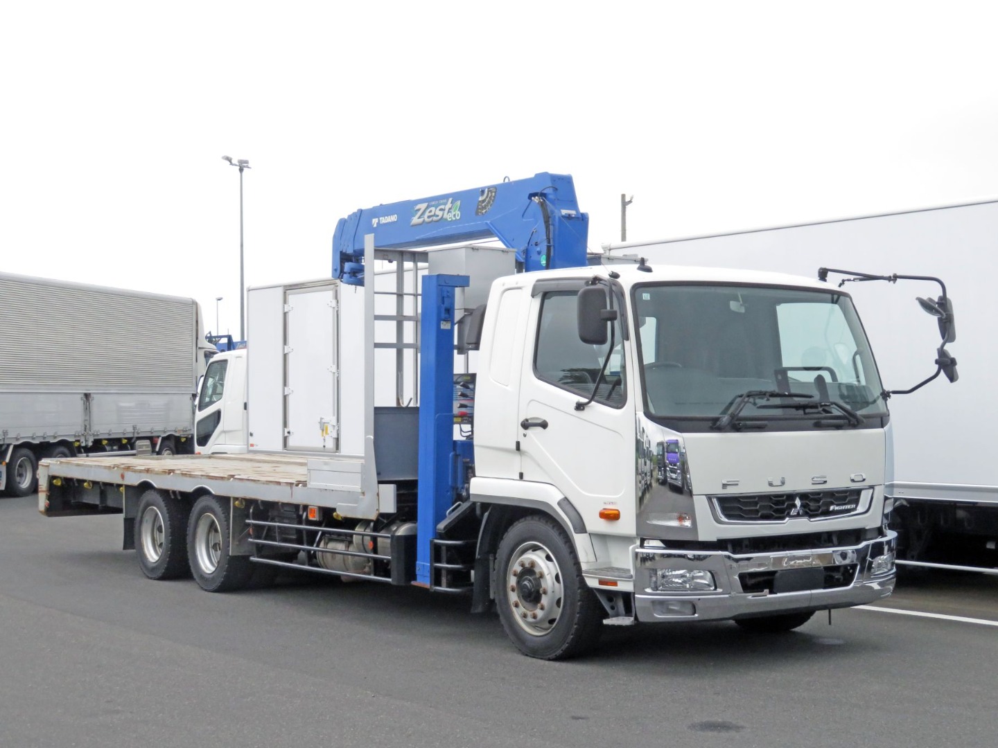 三菱 ファイター 2DG-FQ62F(6x4)の写真2