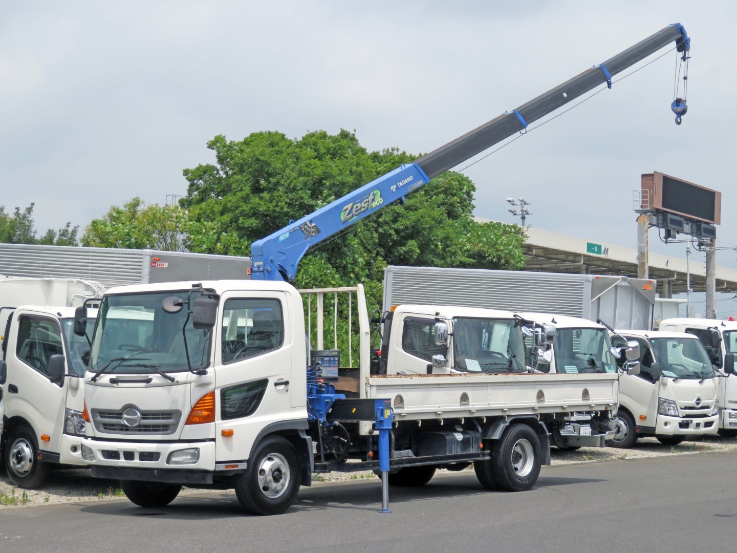 日野 レンジャー TKG-FC9JJAP(2WD)の写真1