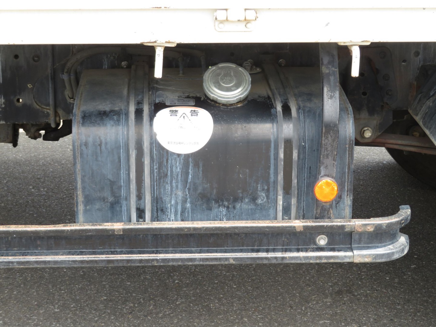 燃料タンクは100Lです。|日野 レンジャー TKG-FC9JJAP(2WD)の写真22