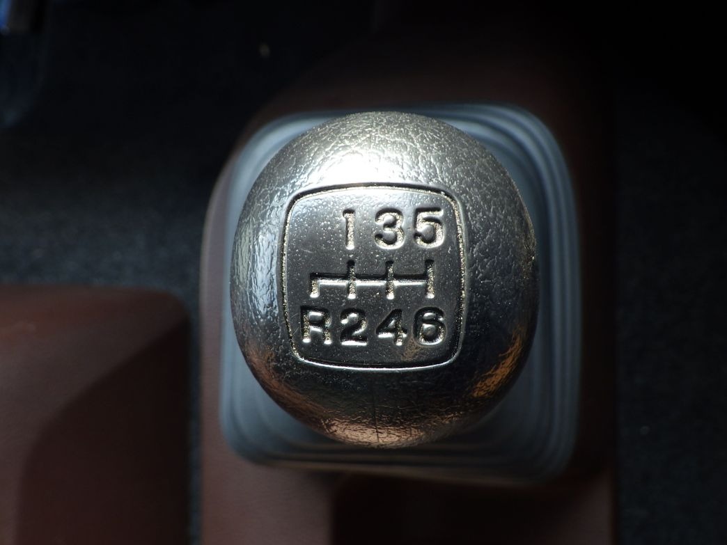 MT６速です。|日野 レンジャー 2KG-FD2ABG(2WD)の写真22