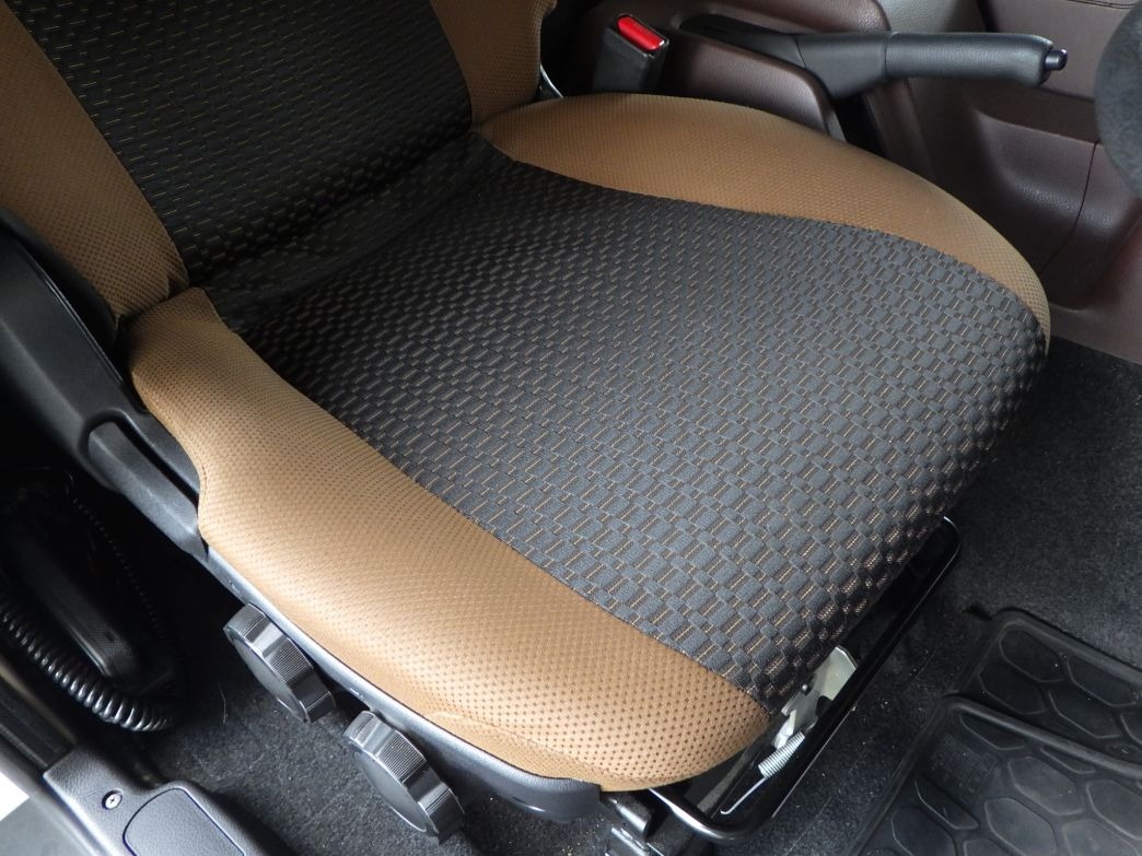 運転席座面にヘタリがあります。|日野 レンジャー 2KG-FD2ABG(2WD)の写真44