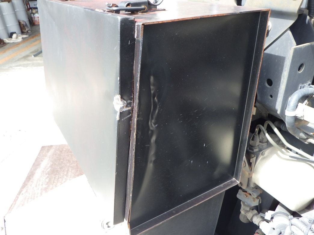 工具箱にヘコミがあります。|いすゞ ギガ 2PG-EXD52CDの写真29