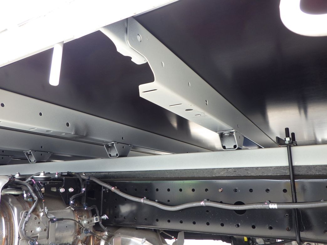 シャーシとネタの状態です。（ネタは鉄製です）|日野 デュトロ 2WG-XZU711M(2WD)の写真7