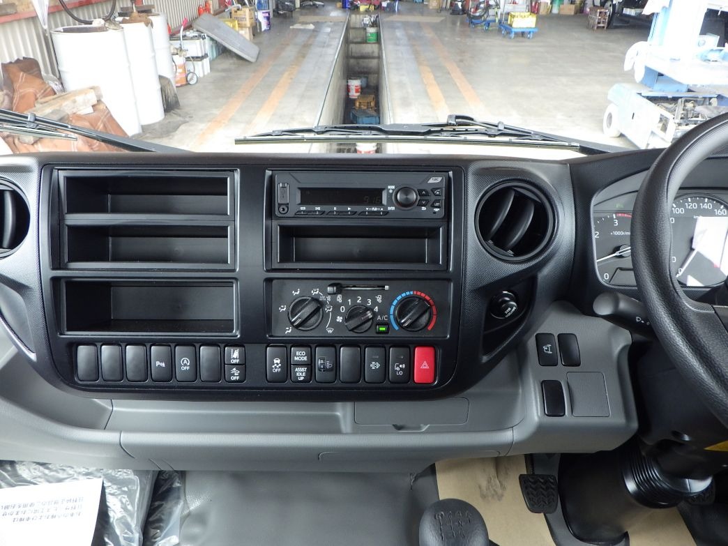 パネル周りの状態です。|日野 デュトロ 2WG-XZU711M(2WD)の写真20