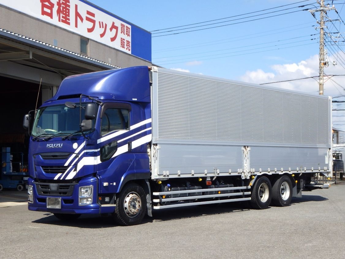 いすゞ ギガ 2PG-CYL77Cの写真1