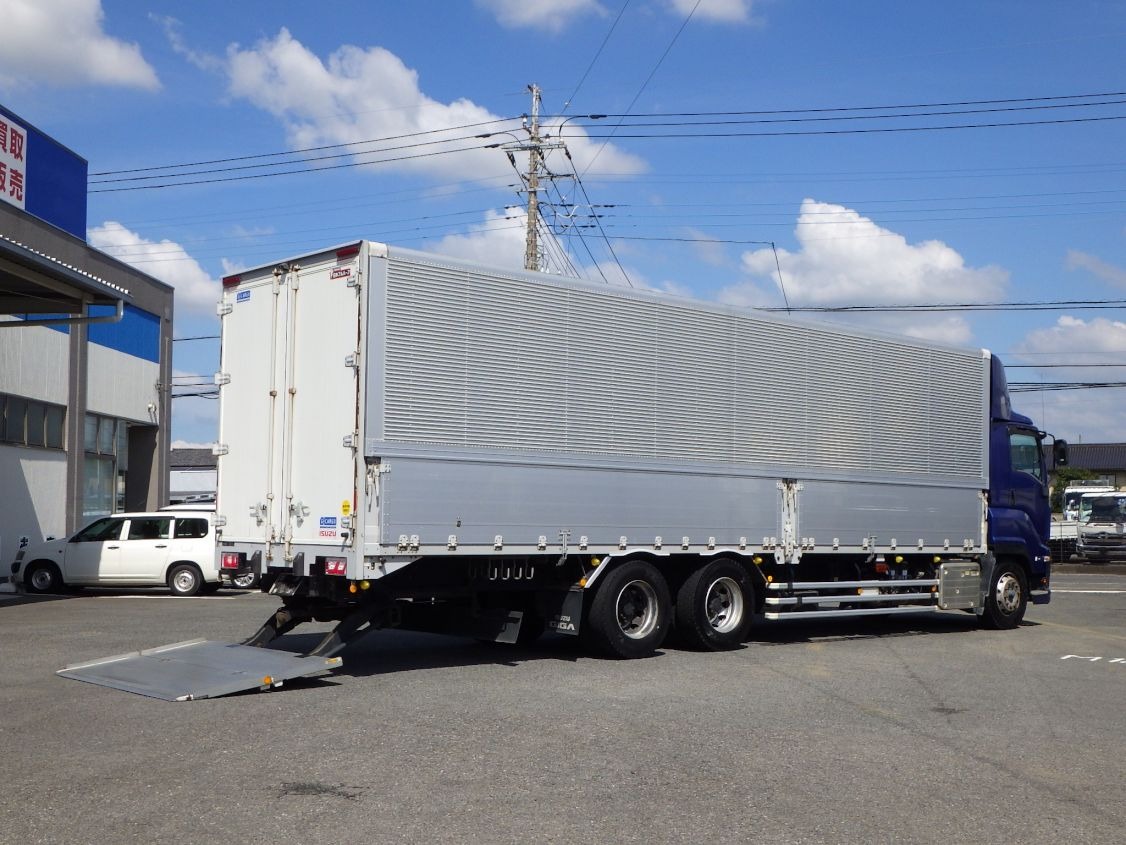 いすゞ ギガ 2PG-CYL77Cの写真4