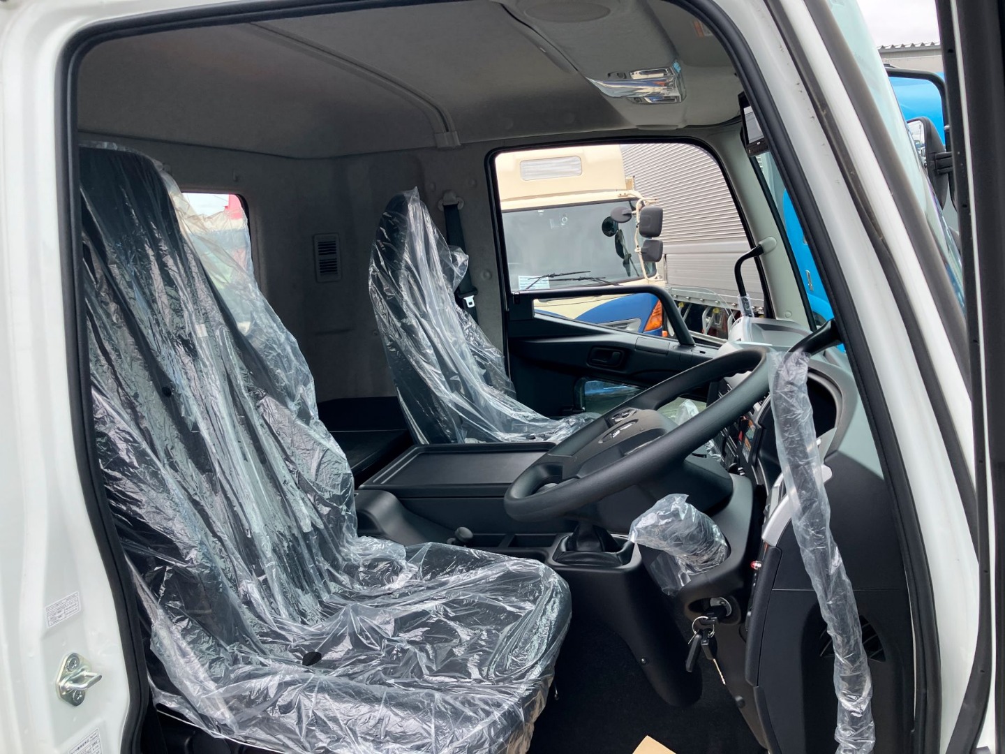 三菱 ファイター 2KG-FK62F(2WD)の写真3