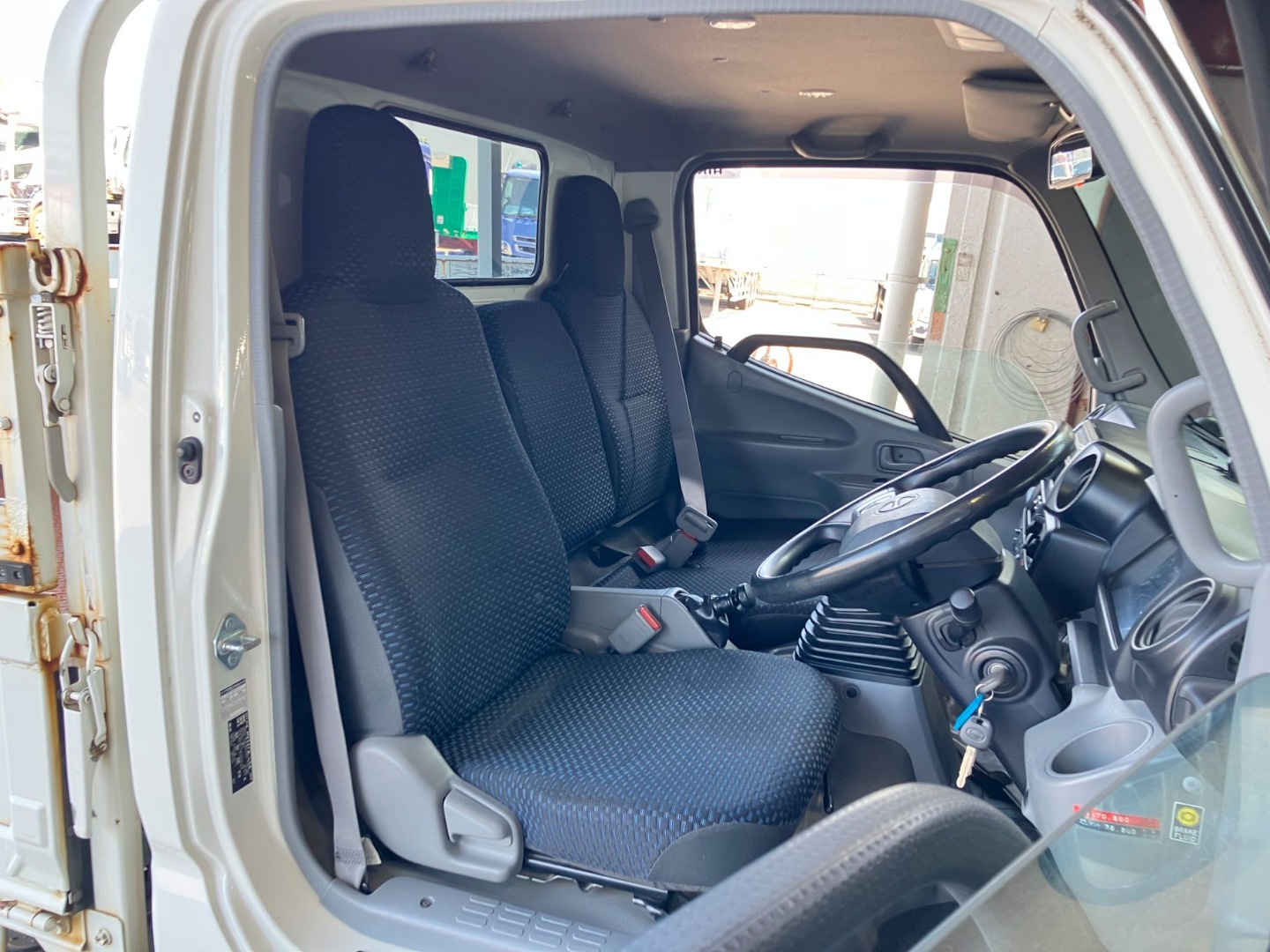 日野 デュトロ 2RG-XZU605M(2WD)の写真3