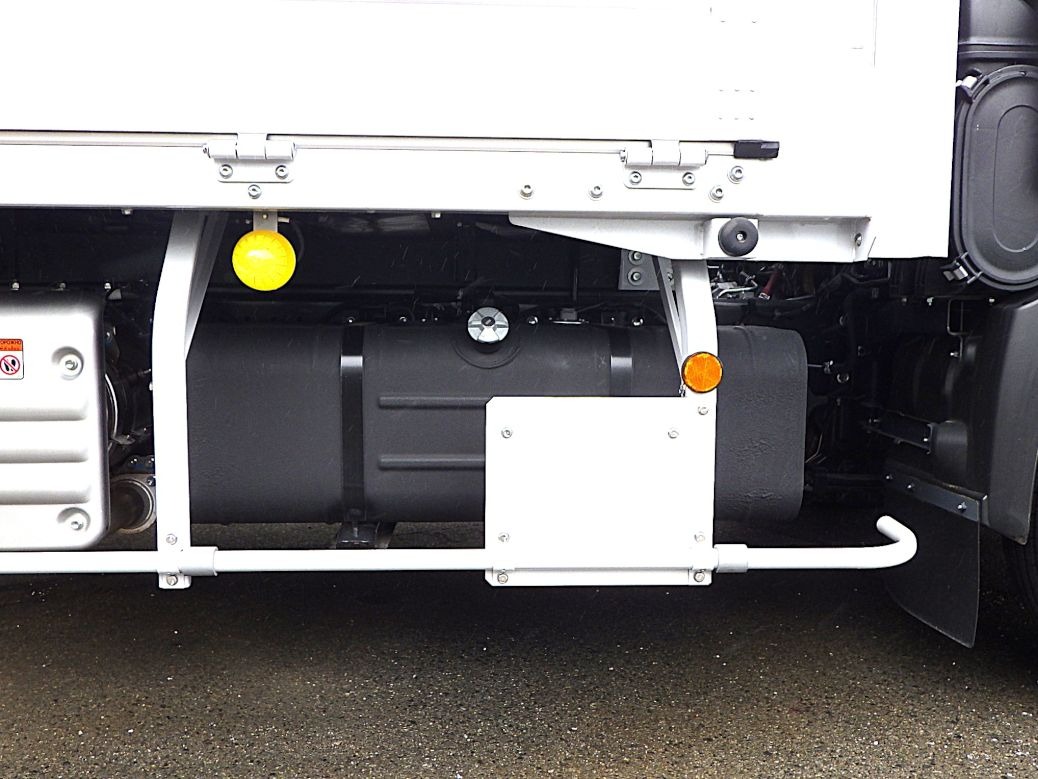 燃料タンクは100Lです。|日野 デュトロ 2KG-XZU712M(2WD)の写真21