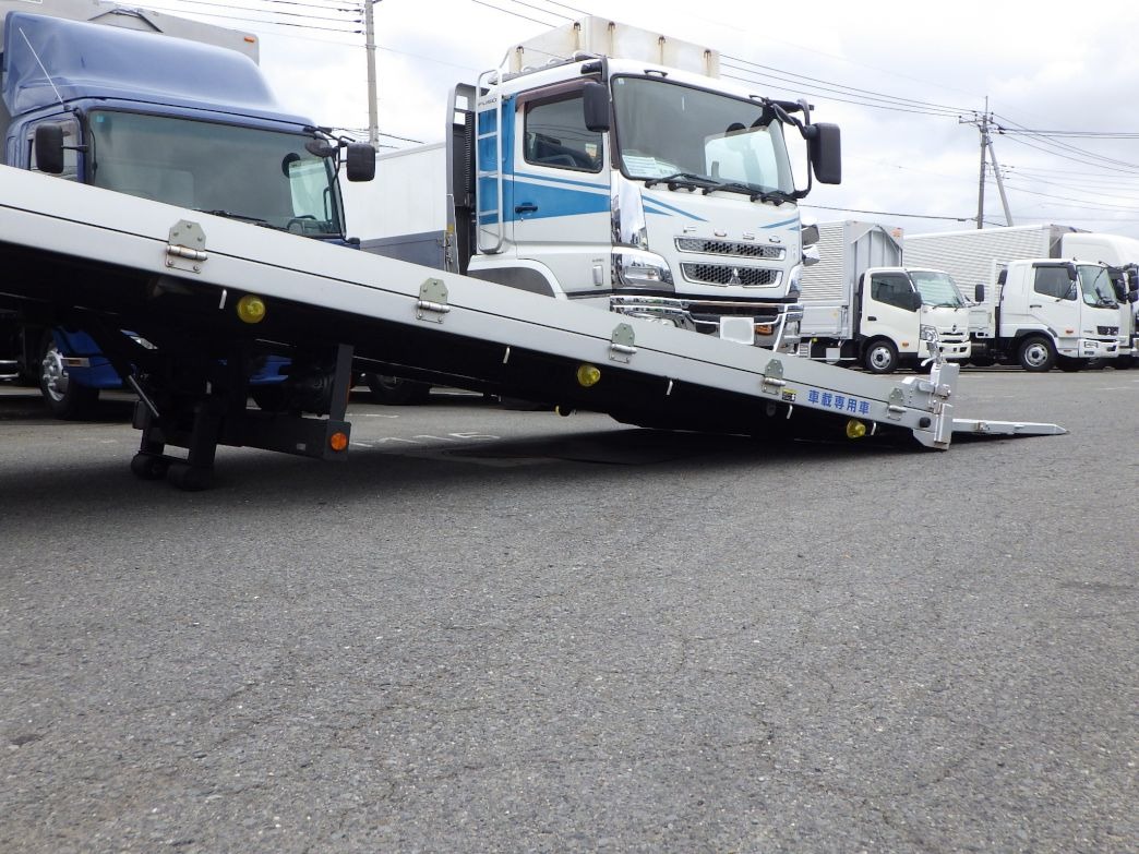 化粧板の着いた状態です。|日野 レンジャー TKG-GC7JKAAの写真13