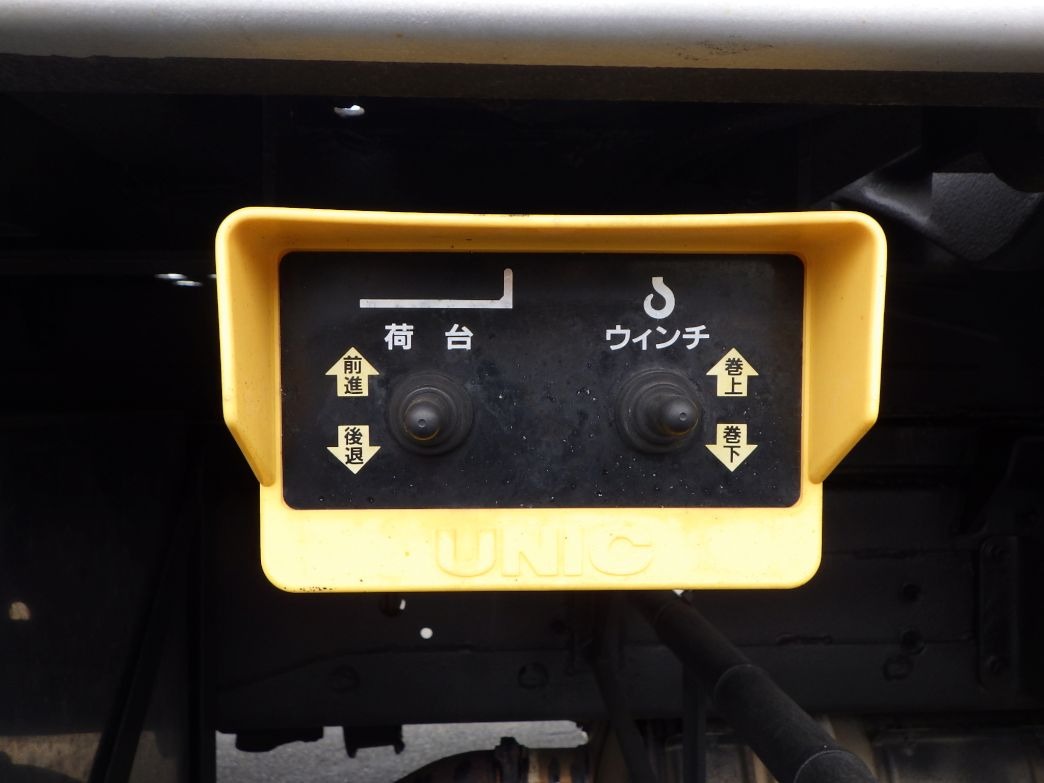 上物の操作スイッチです。|日野 レンジャー TKG-GC7JKAAの写真19