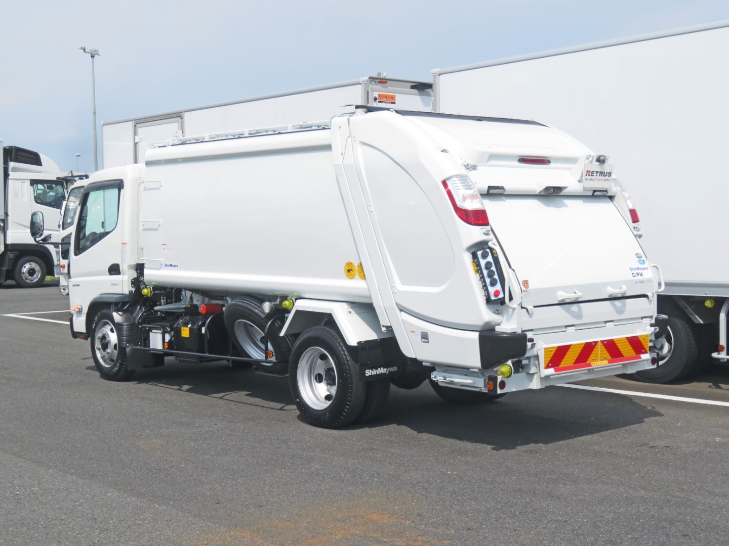 三菱 キャンター 2PG-FEA80(2WD)の写真3