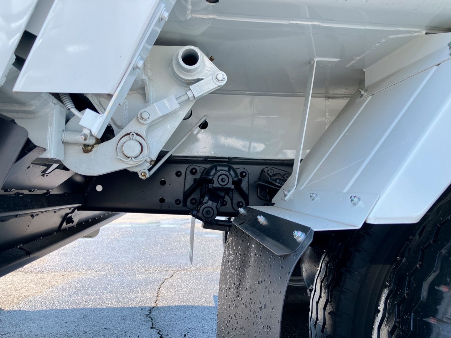 シャシの状態です。|三菱 ファイター 2KG-FK72F(2WD)の写真6