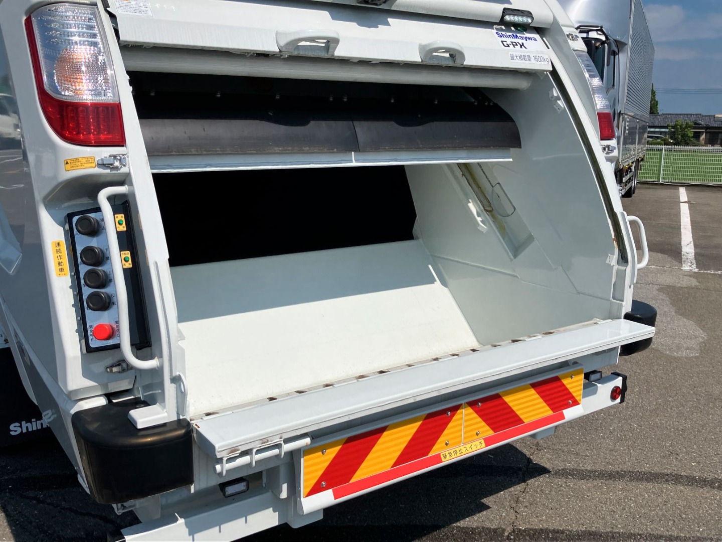 投入口の状態です。|三菱 ファイター 2KG-FK72F(2WD)の写真15