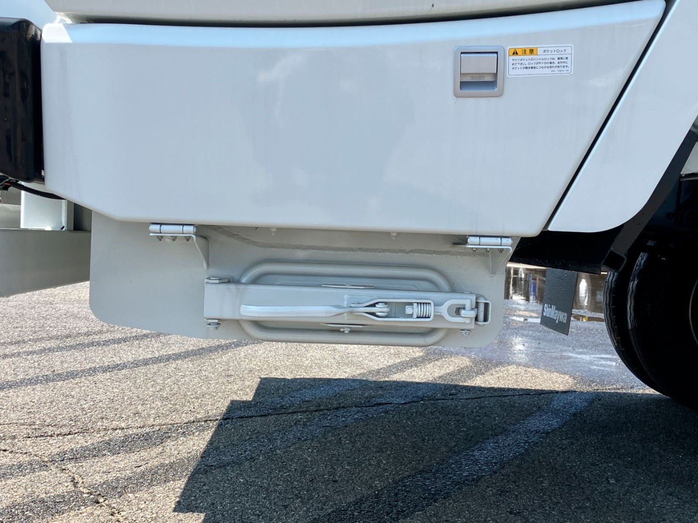 汚水タンク付きです。|三菱 ファイター 2KG-FK72F(2WD)の写真19