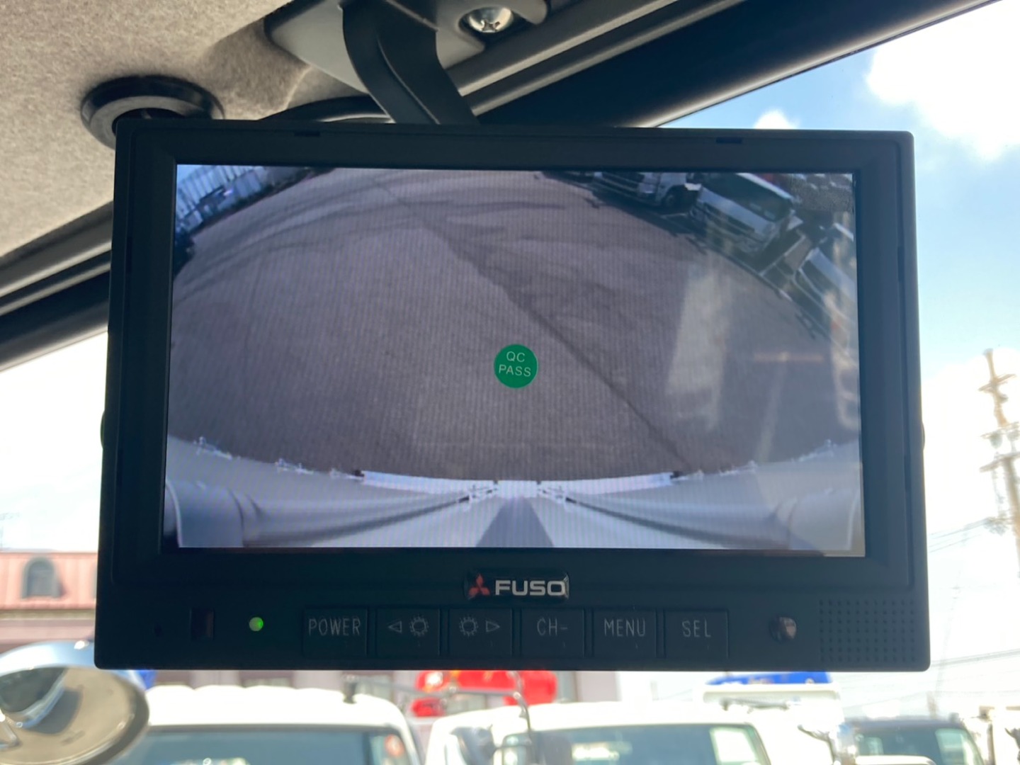 リアモニターです。|三菱 ファイター 2KG-FK65F(2WD)の写真40