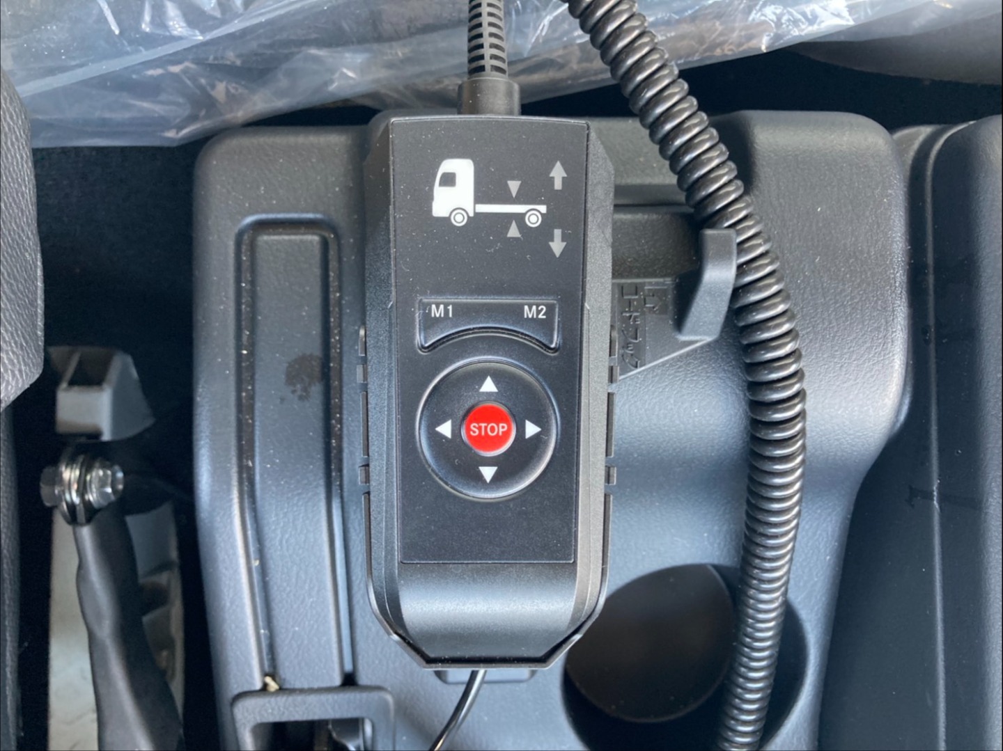 エアサスのコントローラーです。|三菱 ファイター 2KG-FK65F(2WD)の写真41