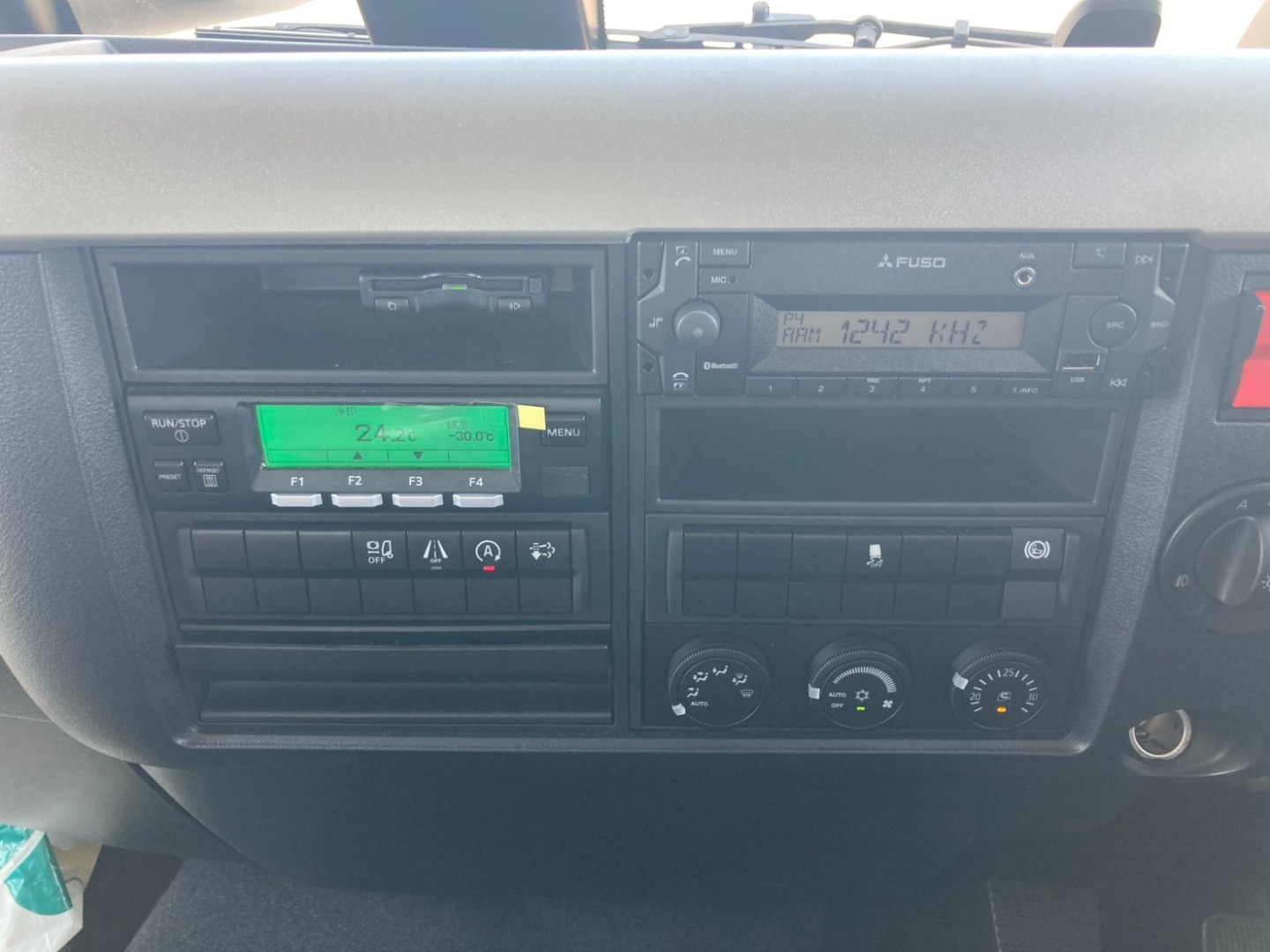 インパネ周りです。|三菱 ファイター 2KG-FK65F(2WD)の写真42