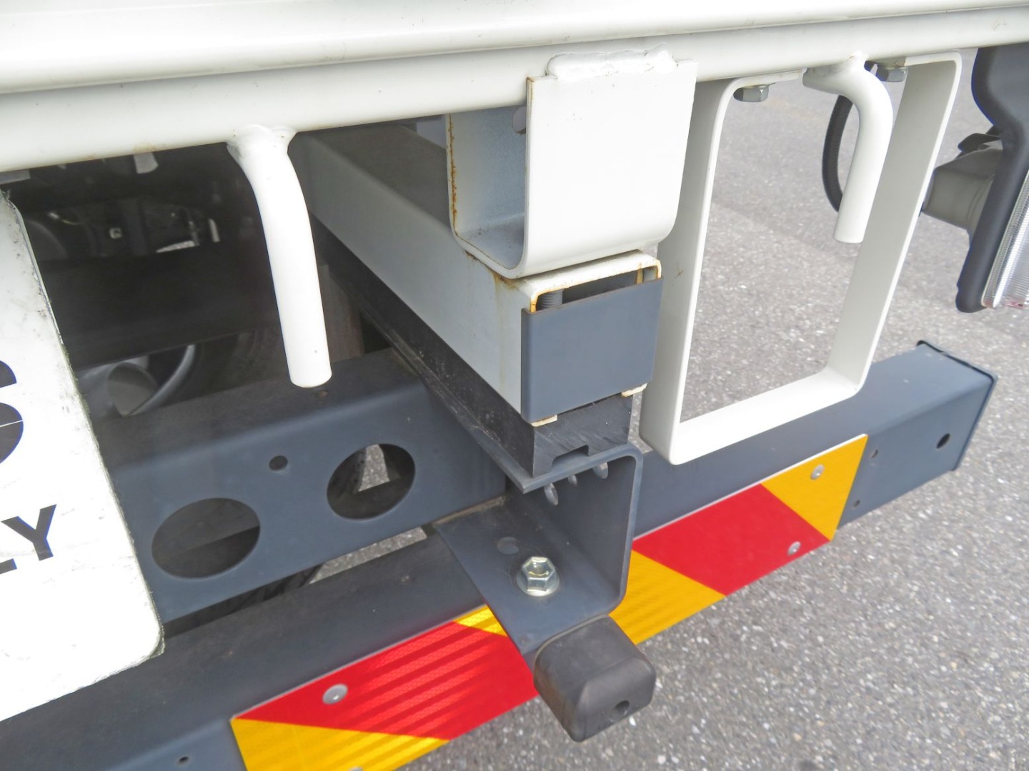 上物後方に軽い置きサビがあります。|日野 デュトロ 2KG-XZU712M(2WD)の写真26