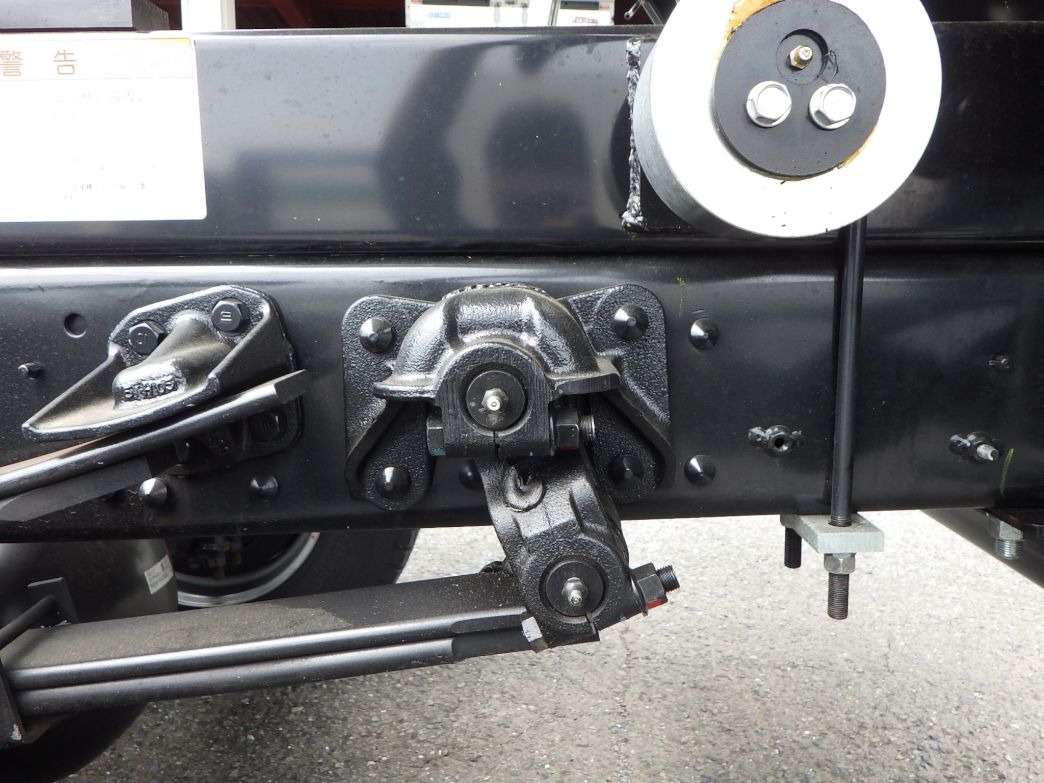 三菱 ファイター 2KG-FK62F(2WD)の写真5