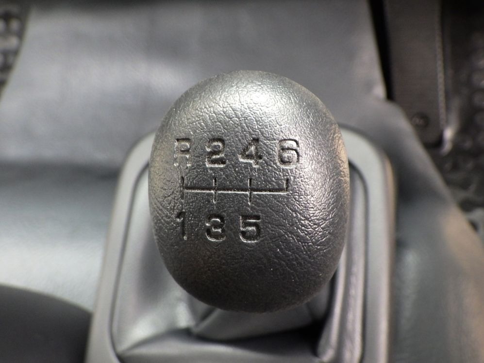 MT6速です。|三菱 ファイター 2KG-FK62F(2WD)の写真22