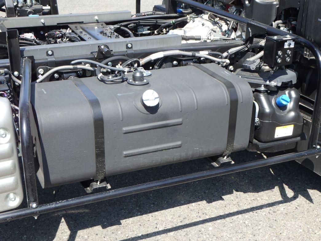 燃料タンクは100Lです。|日野 デュトロ 2WG-XZU701X(2WD)の写真22