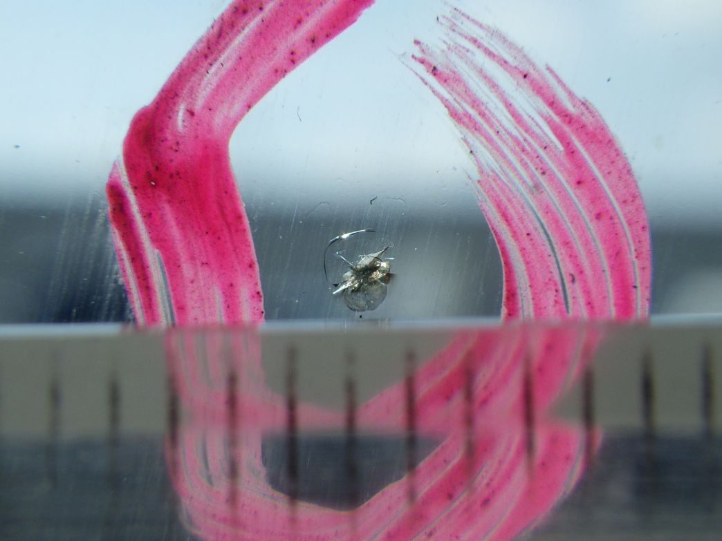 フロントガラスに小キズがあります。|UDトラックス クオン QKG-CD5YLの写真14
