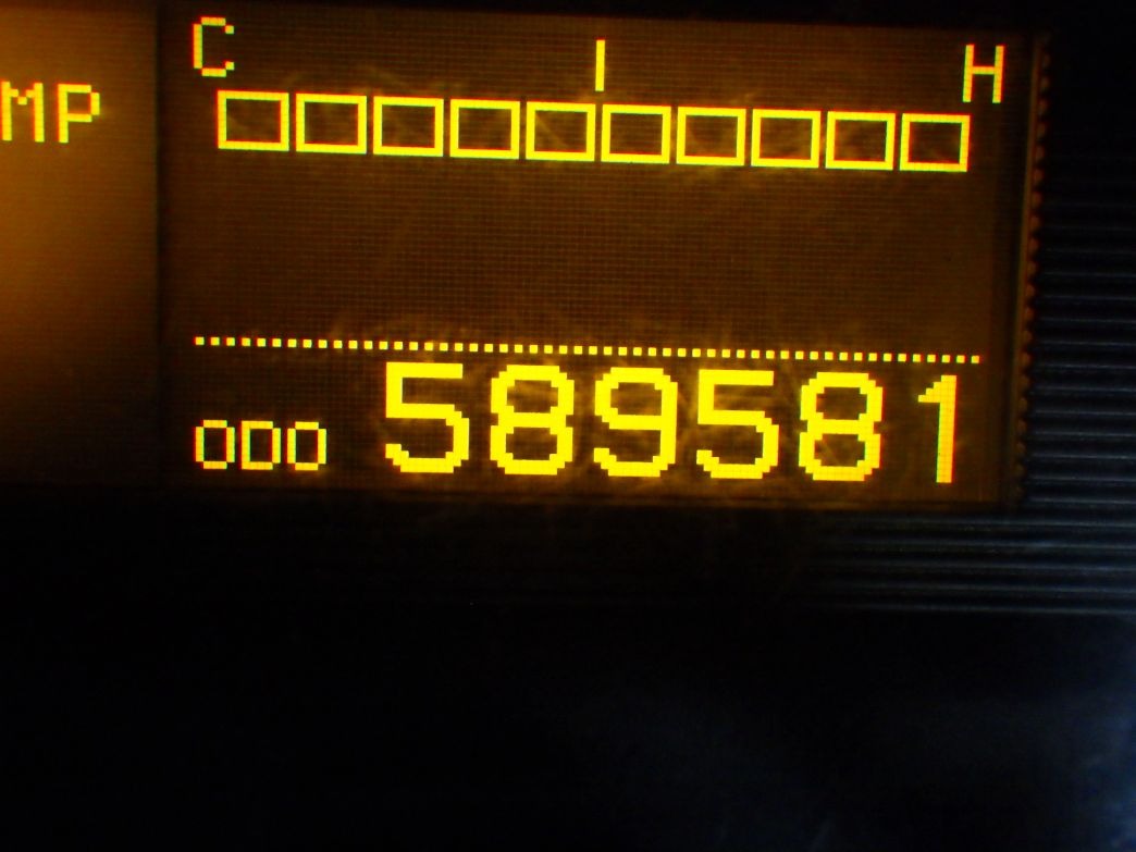 UDトラックス クオン QKG-CD5YLの写真21