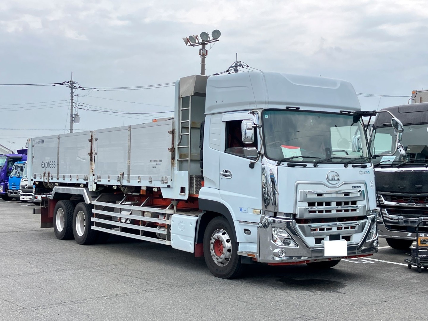 UDトラックス クオン 2PG-CD5CLの写真2