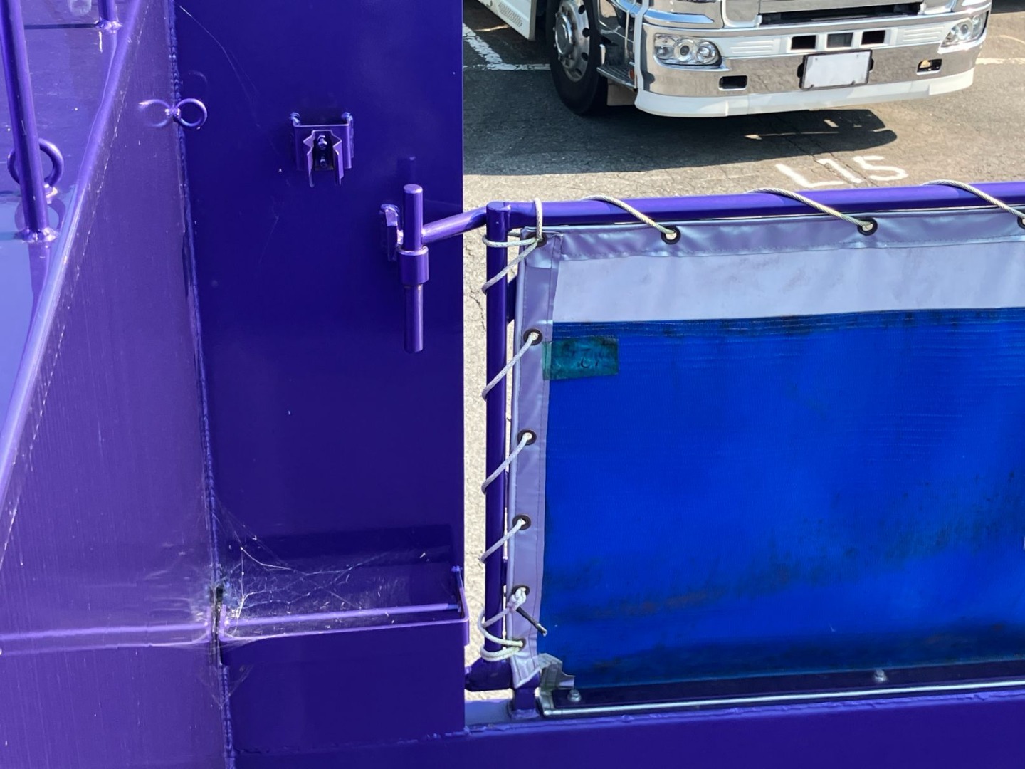 コボレーンストッパー付きです。|いすゞ ギガ 2RG-CXZ77DTの写真10