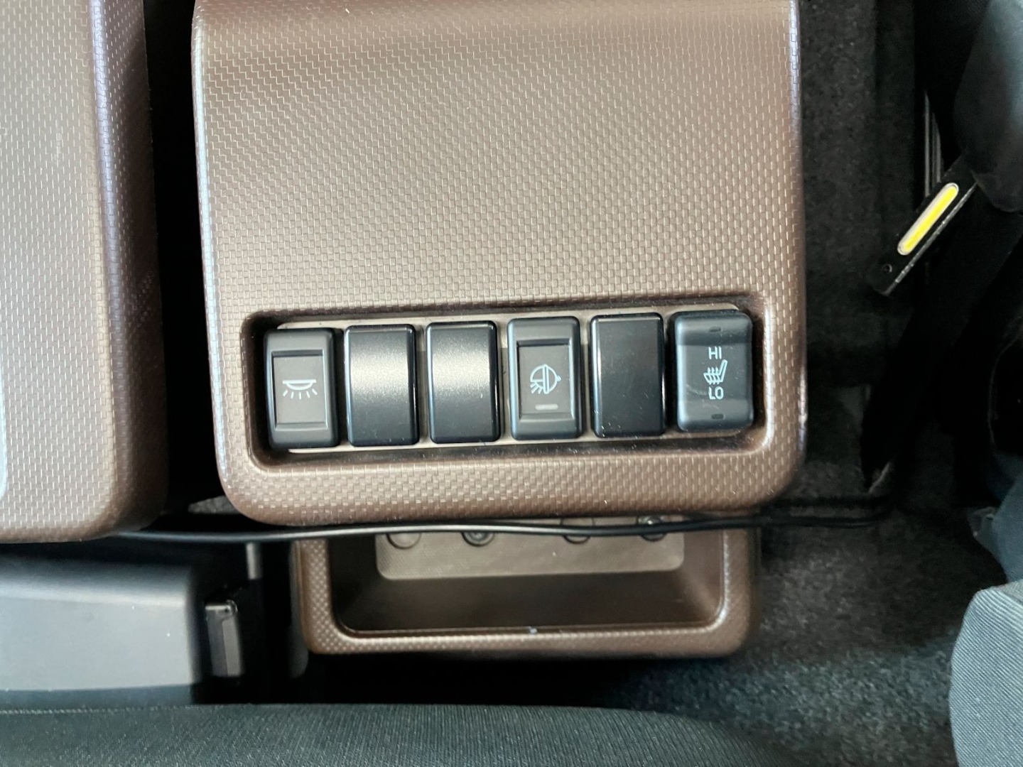 スイッチ類です。|いすゞ ギガ 2RG-CXZ77DTの写真28