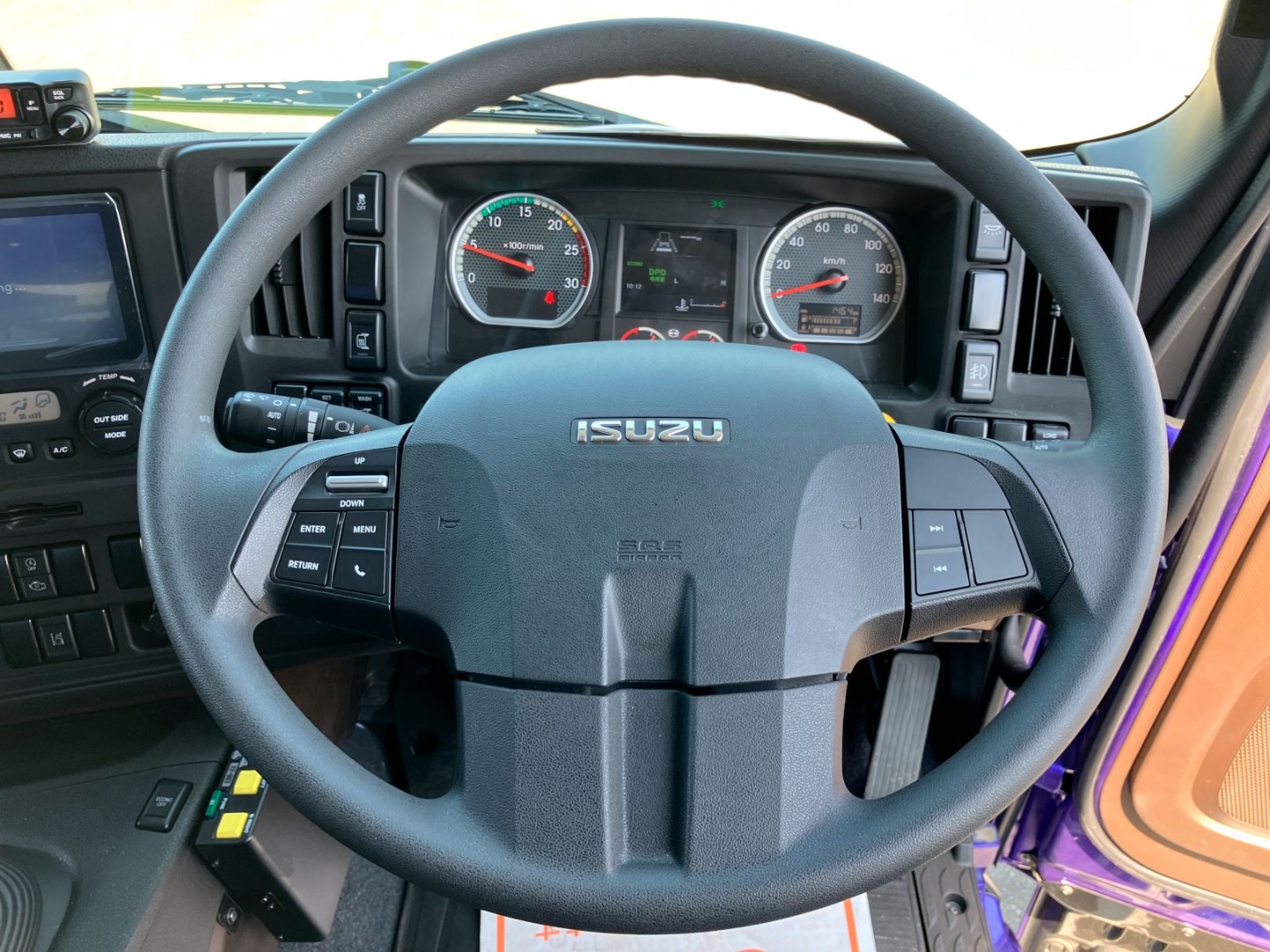 メーター周りの状態です。|いすゞ ギガ 2RG-CXZ77DTの写真31