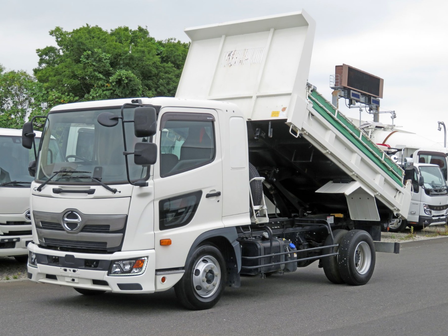 日野 レンジャー 2PG-FD2ABA(2WD)の写真1