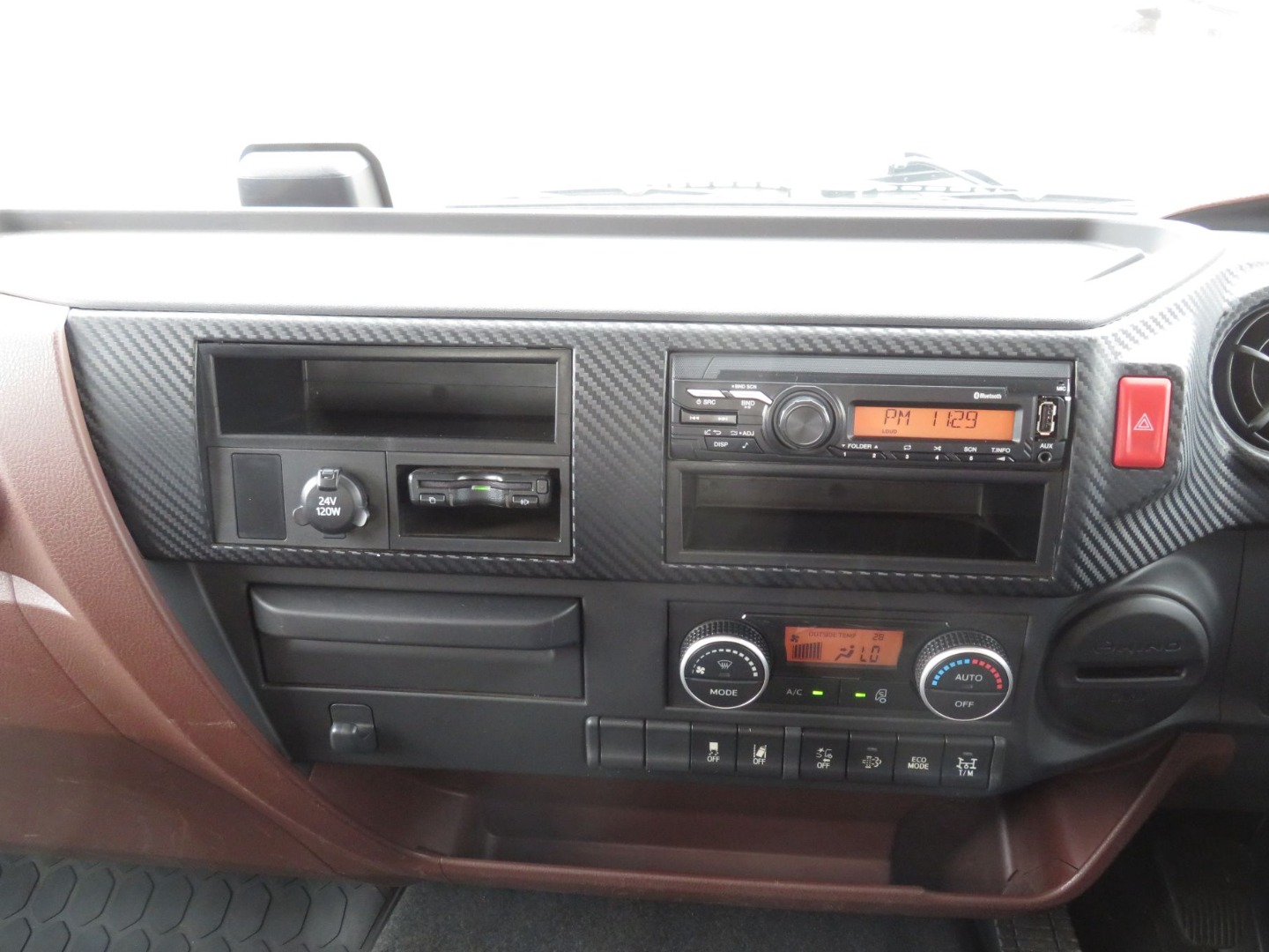 インパネ周りの状態です。|日野 レンジャー 2PG-FD2ABA(2WD)の写真32