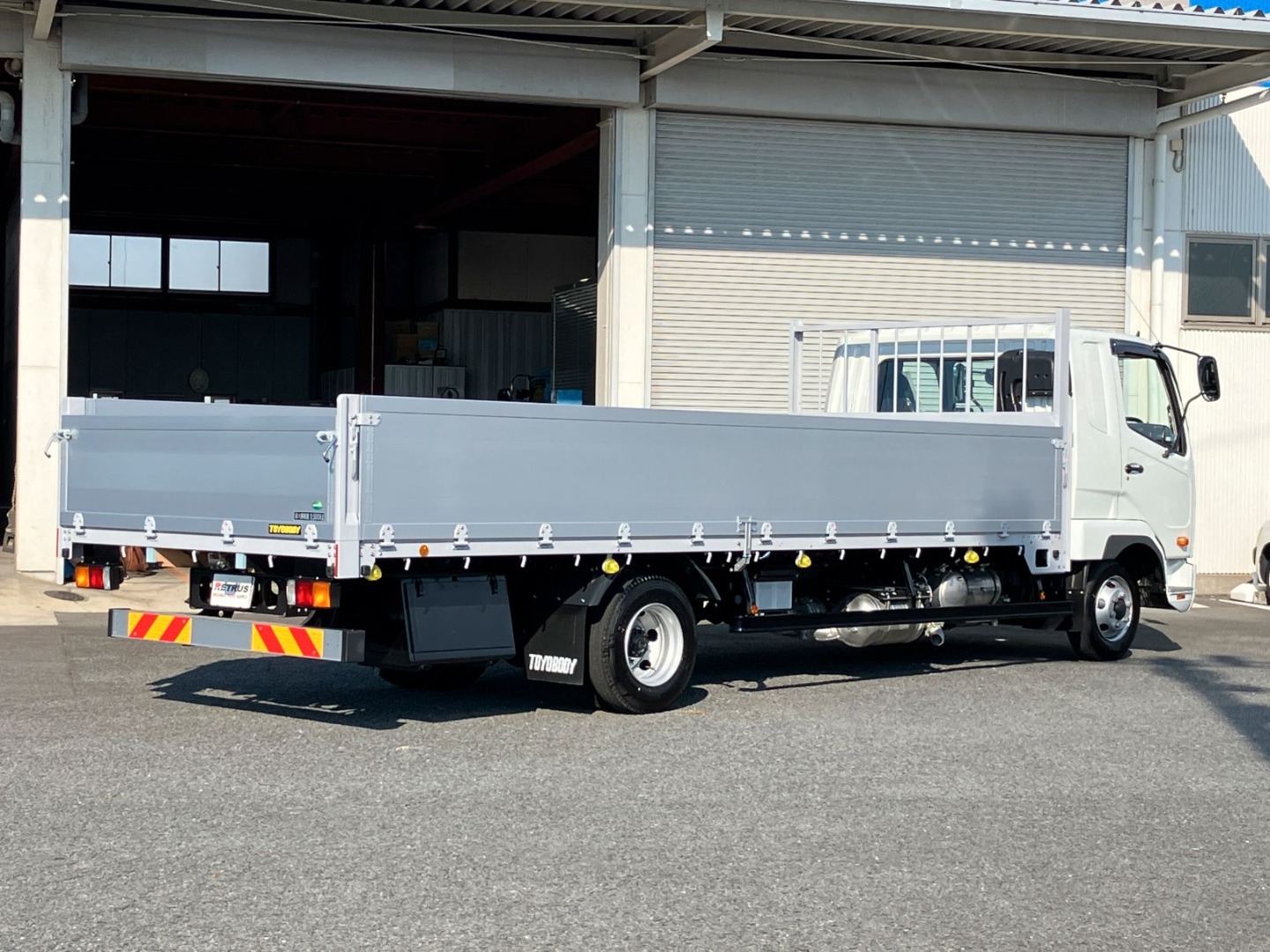 三菱 ファイター 2KG-FK62F(2WD)の写真4