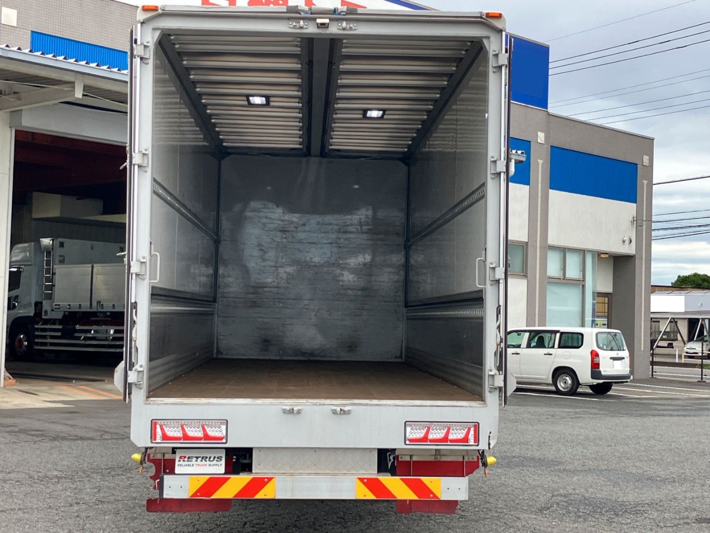 荷台全体の状態です。|三菱 ファイター TKG-FK64F(2WD)の写真9