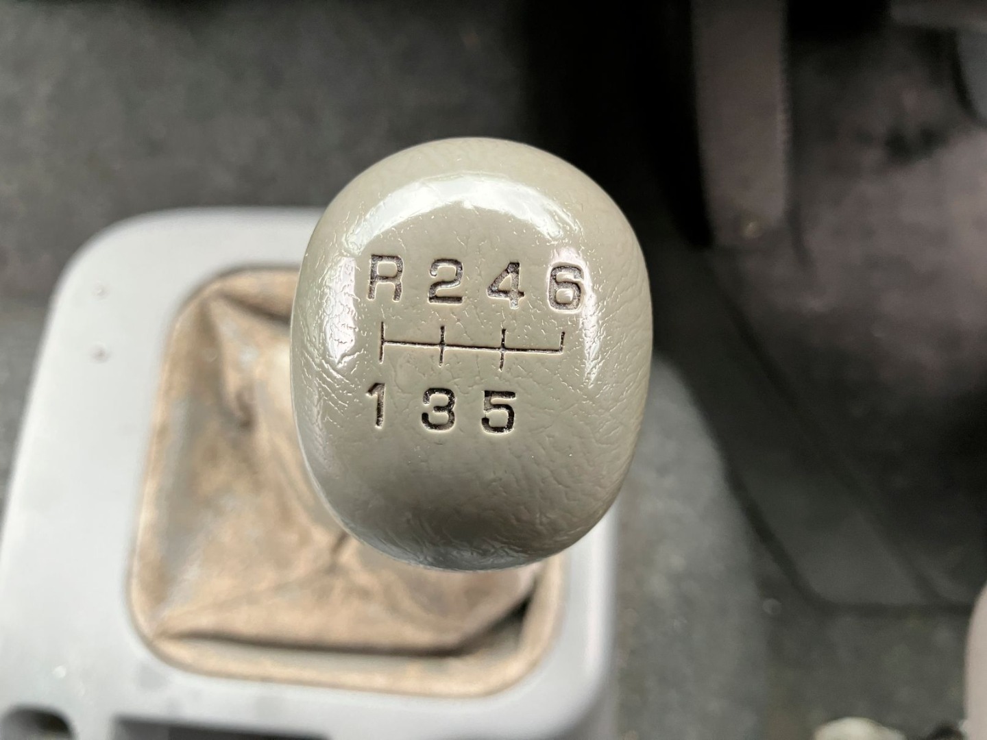 6速マニュアルです。|三菱 ファイター TKG-FK64F(2WD)の写真30