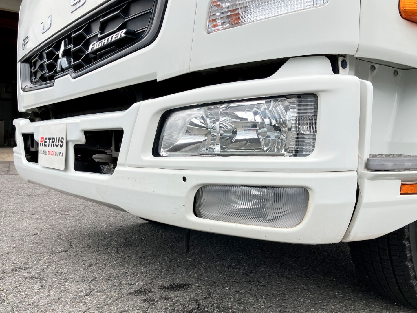 フロントバンパーに飛び石・小傷があります。|三菱 ファイター TKG-FK64F(2WD)の写真42