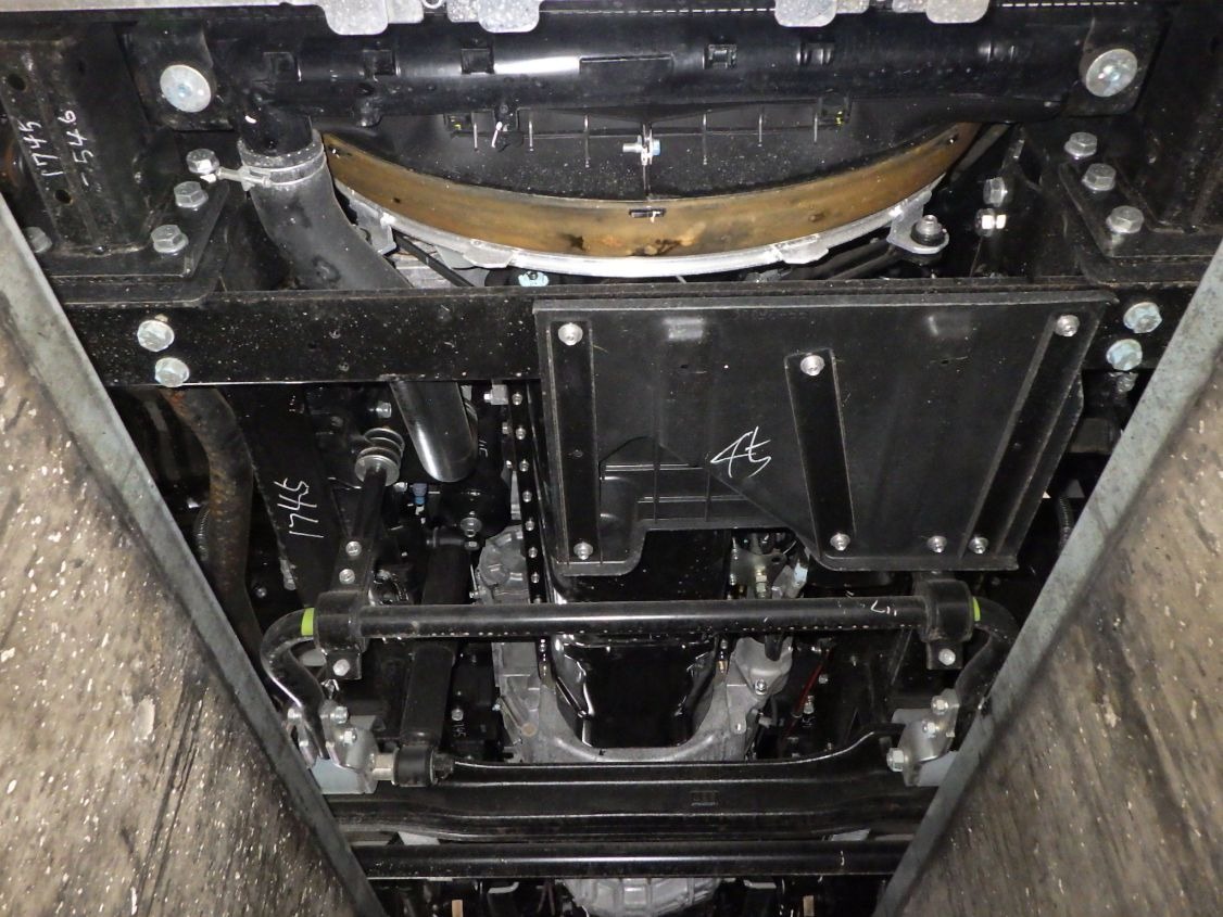 ボディー下周りの状態です。|いすゞ ギガ 2PG-CYJ77Dの写真28