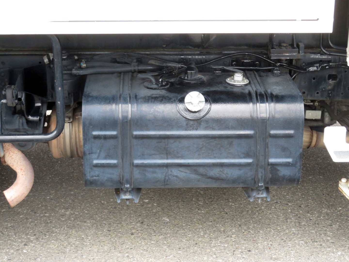 燃料タンクは70Lです。|日野 デュトロ TPG-XZU600X(2WD)の写真23